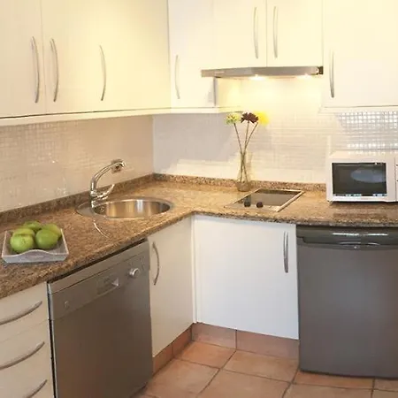 Ref 51 Marina Apartment *